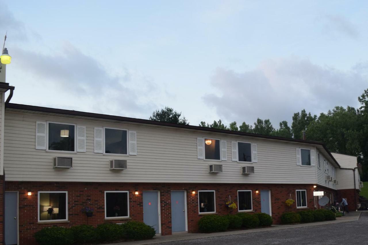 Attican Motel - Attica - Batavia - Warsaw - Darien Lake Buitenkant foto